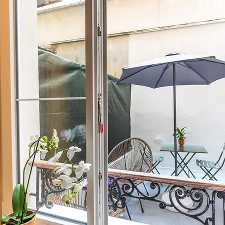 Charming With Terrace - 2 Guests - Near Montmartre Apartment